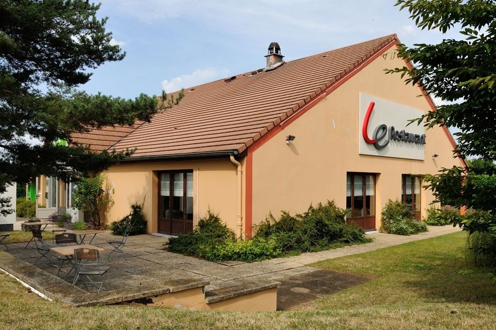 Campanile Moulins Avermes Exterior foto